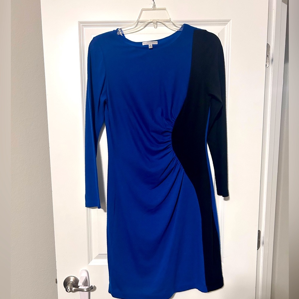 Sandra Darren Fitted blue and black, long sleeve dress